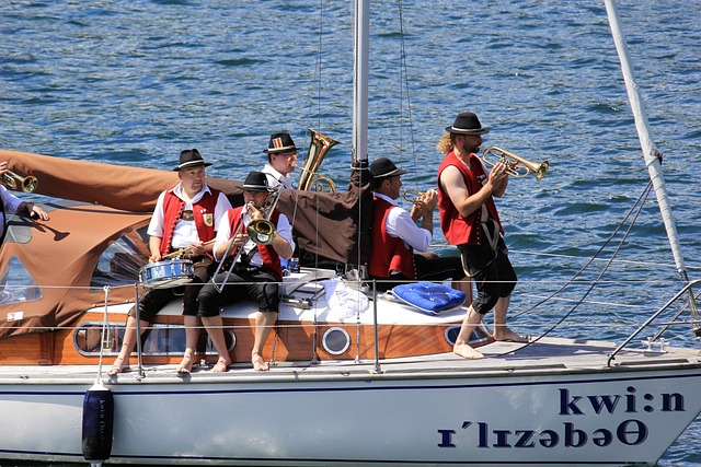 瘦到连站起身的力气都没有了，实在让人心疼，真心希望凯之能早日归来.